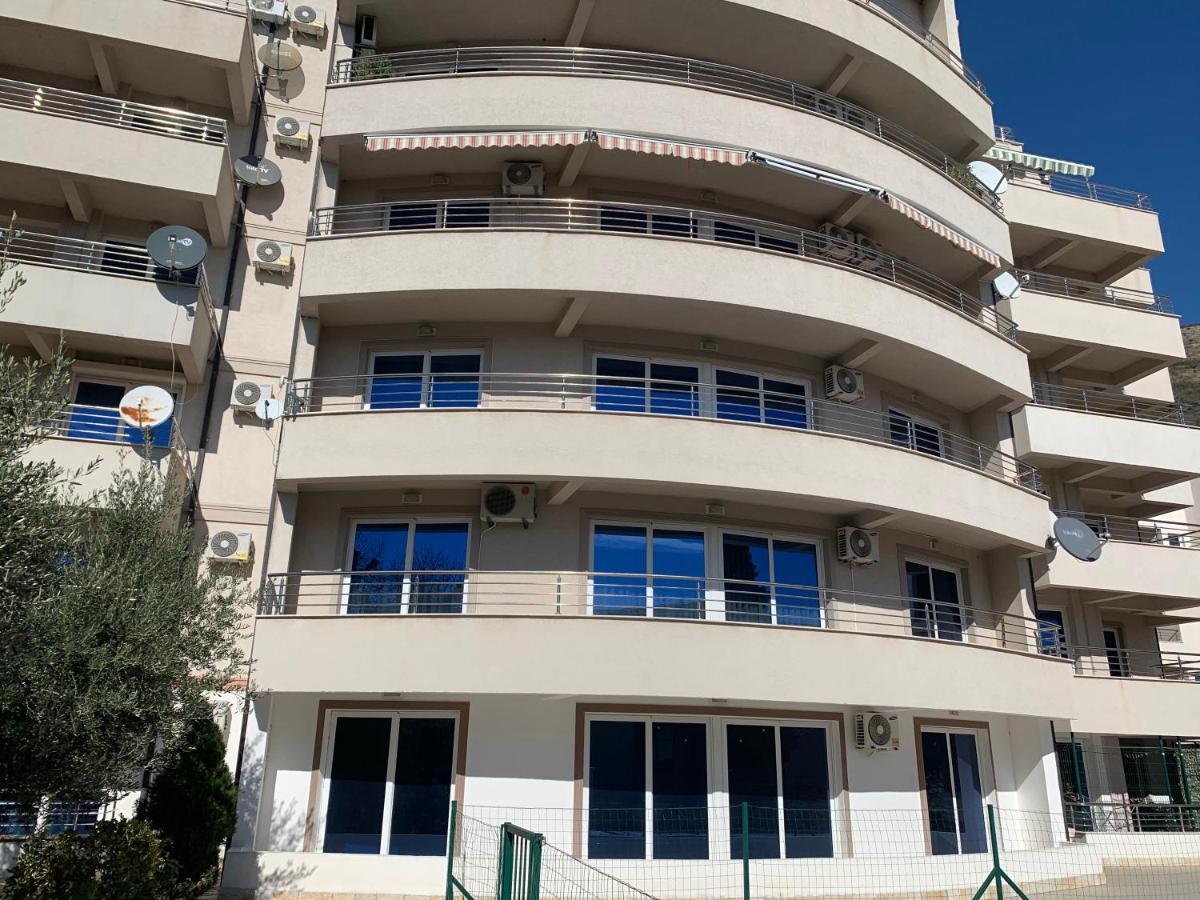 Apartment Liza Petrovac Exteriör bild