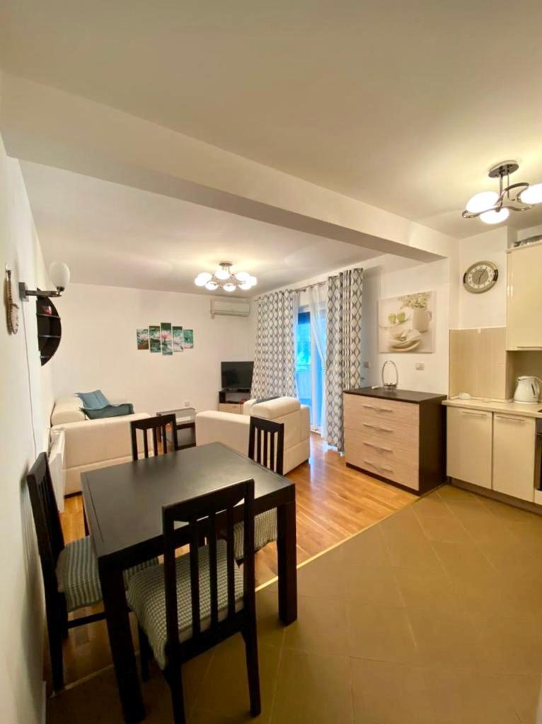Apartment Liza Petrovac Exteriör bild