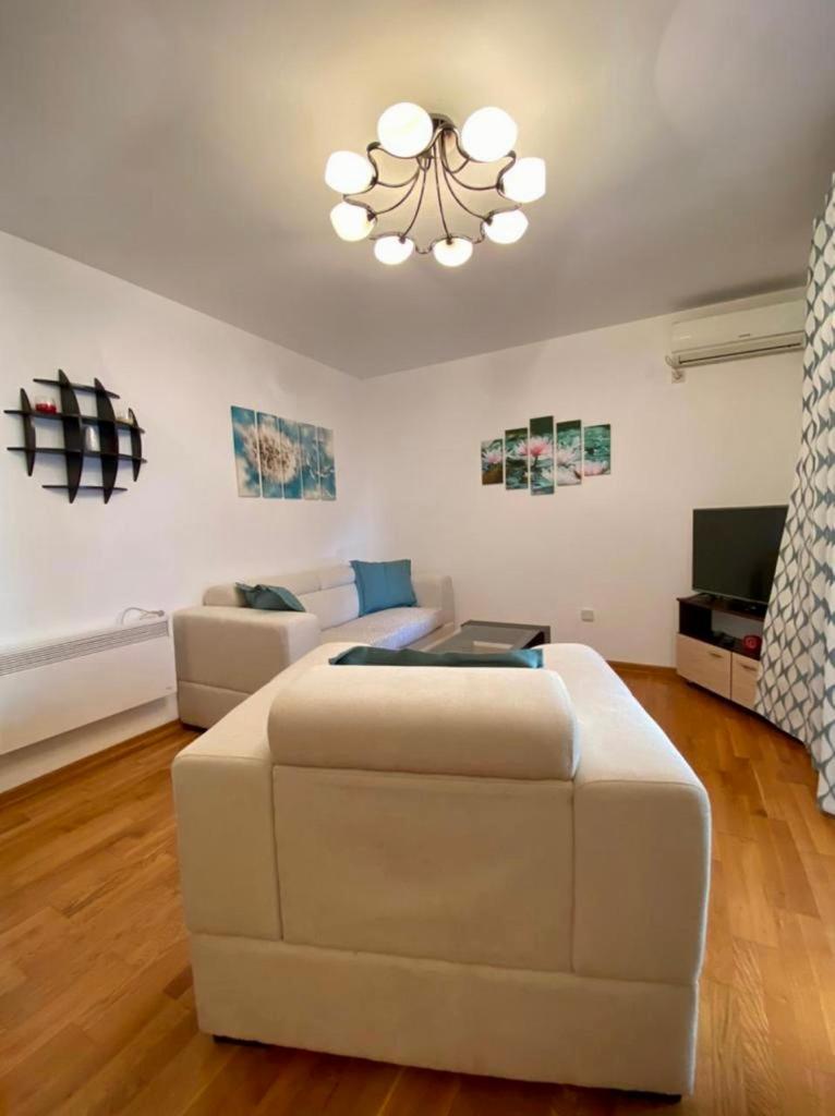 Apartment Liza Petrovac Exteriör bild